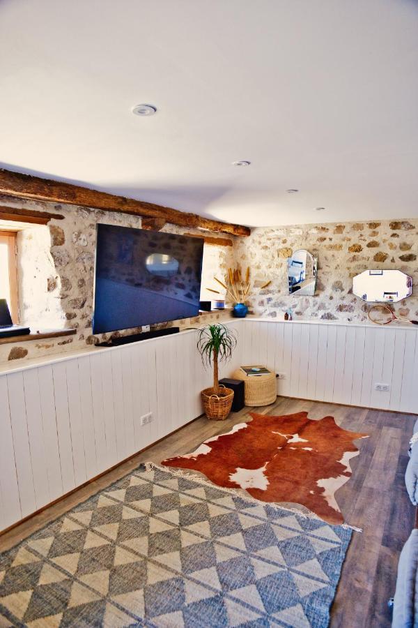 Les Picardies Lesterps ภายนอก รูปภาพ