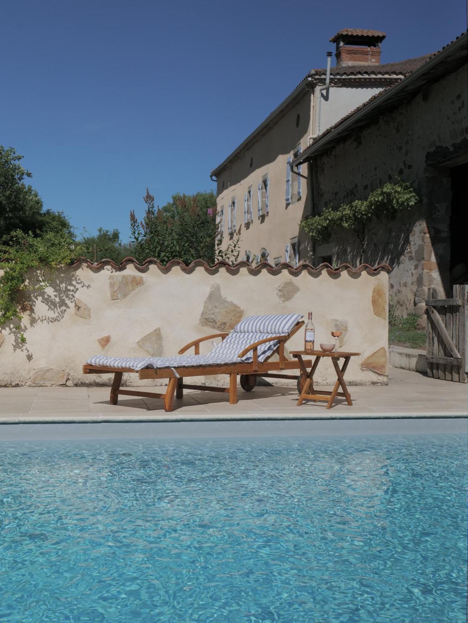 Les Picardies Lesterps ภายนอก รูปภาพ